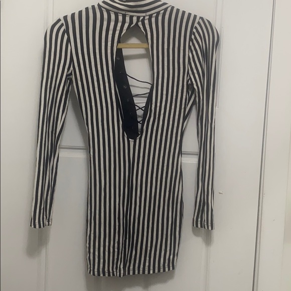 Guess top♦️SOLD♦️SOLD♦️ - Picture 6 of 8